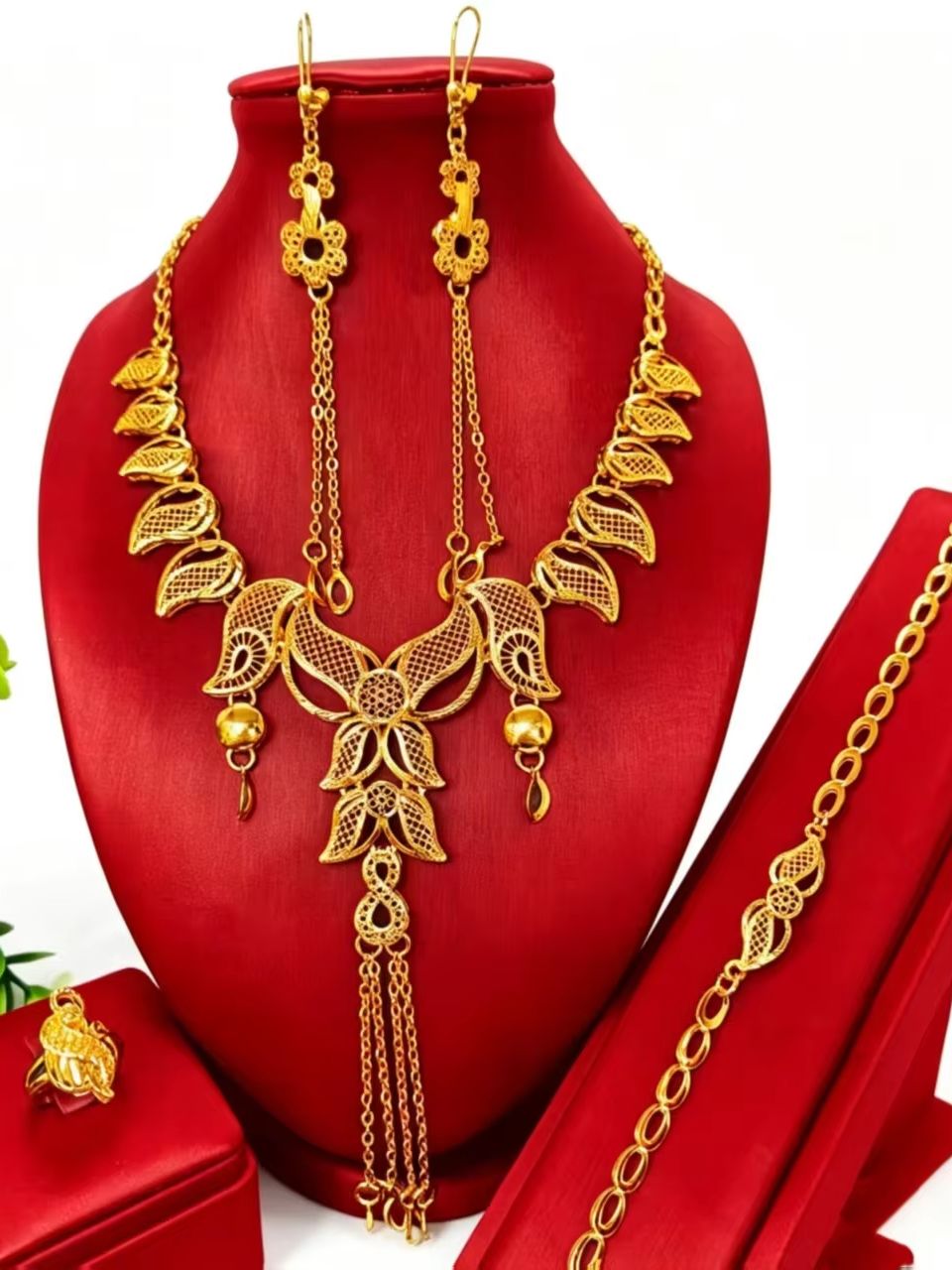 Yeni Moda High-End Dubai 24K A - Women'S Fashion Rings Gold incelemesi ve fiyatı